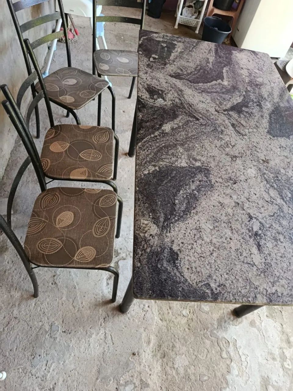 Vende-se mesa de mármore