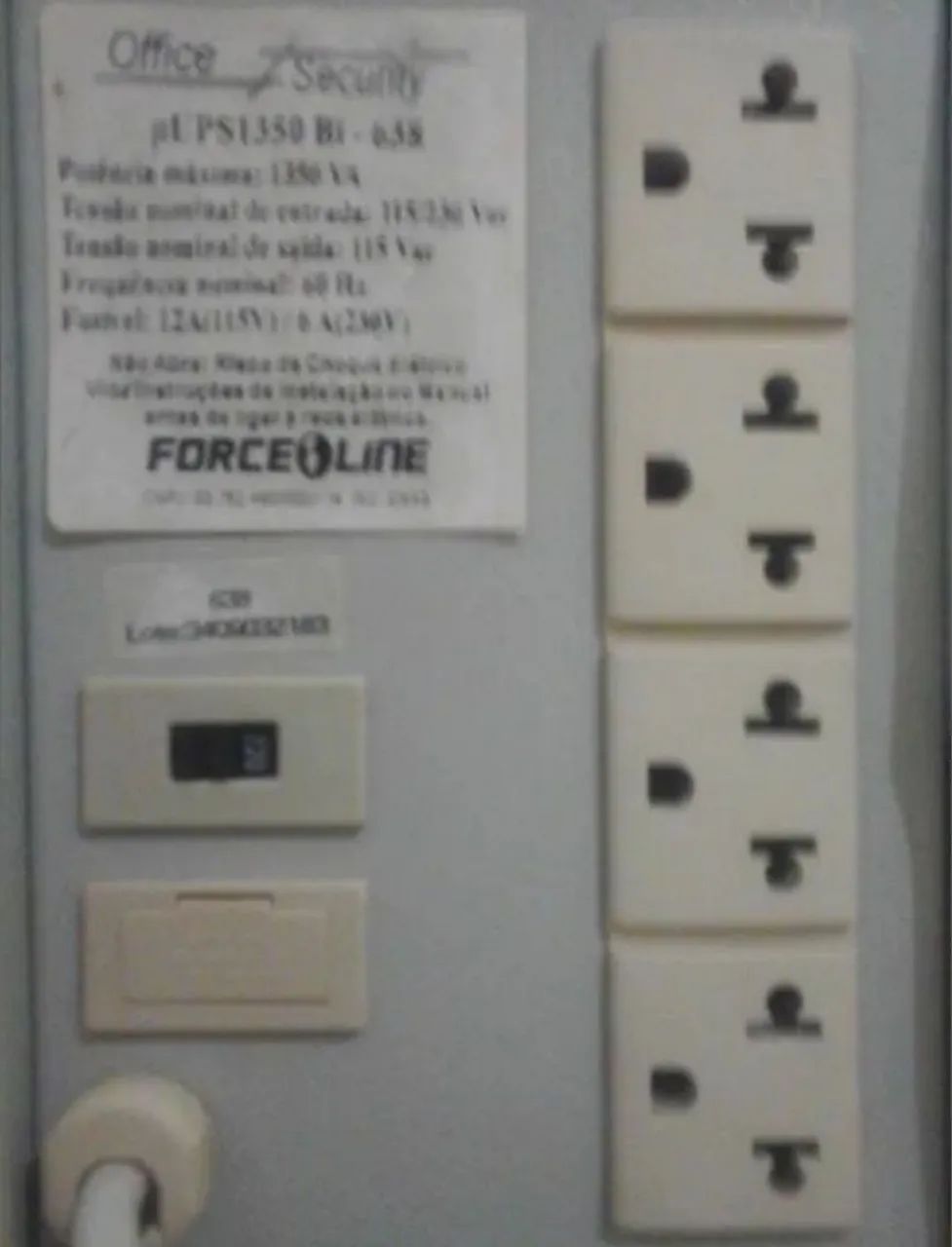 Estabilizador force LINE 1350 V - Foto 2