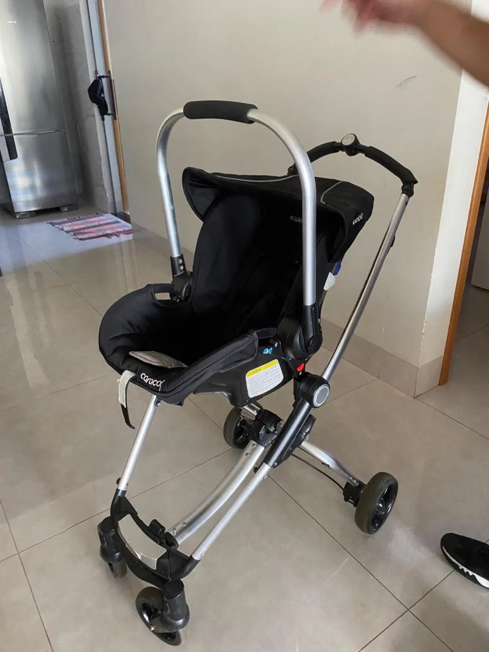 Vendo carrinho Moisés e bebê conforto kiddo  - Foto 3