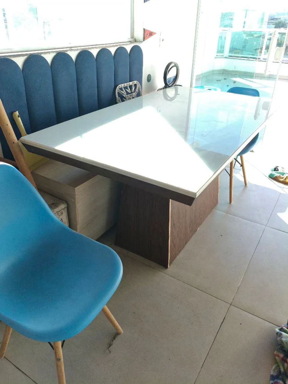 Mesa com 4 cadeiras