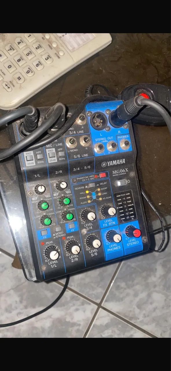 Caixa de som Jbl e mesa som Yamaha 