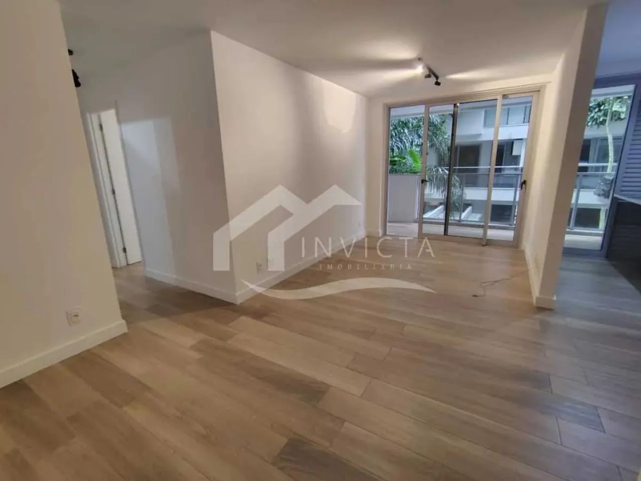 Excelente apartamento totalmente reformado em prédio completo
