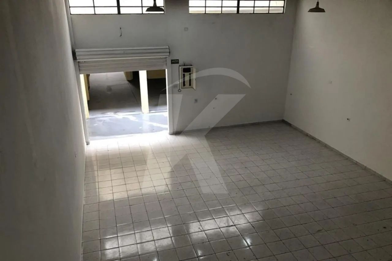 Galpão em Santana com 02 banheiros e 01 vaga - Foto 2