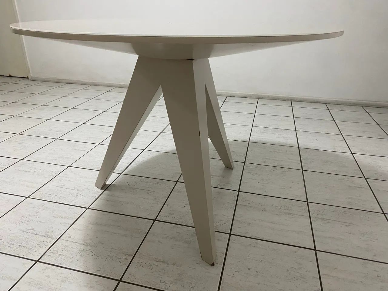 Mesa de Jantar Redonda com Tampo de Vidro e 4 Cadeiras - Foto 5