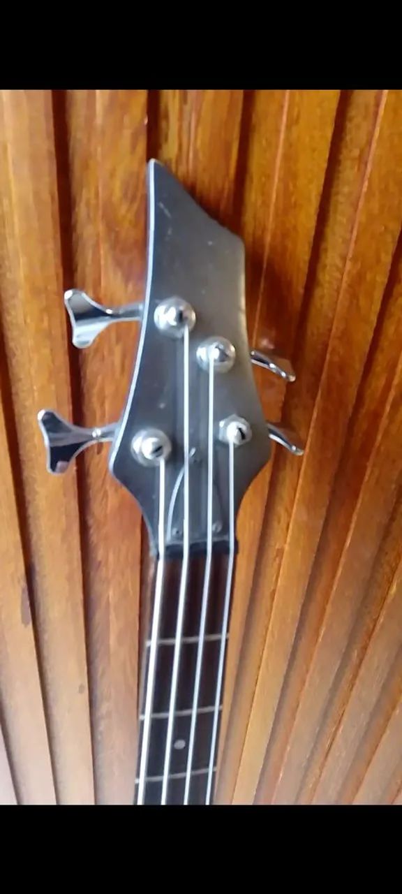 Vendo baixo 4 cordas e caixa amplificadora  - Foto 3