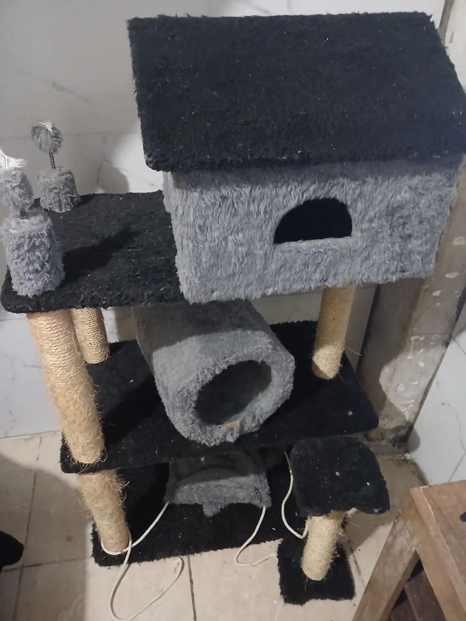 Casa de gato com arranhado 