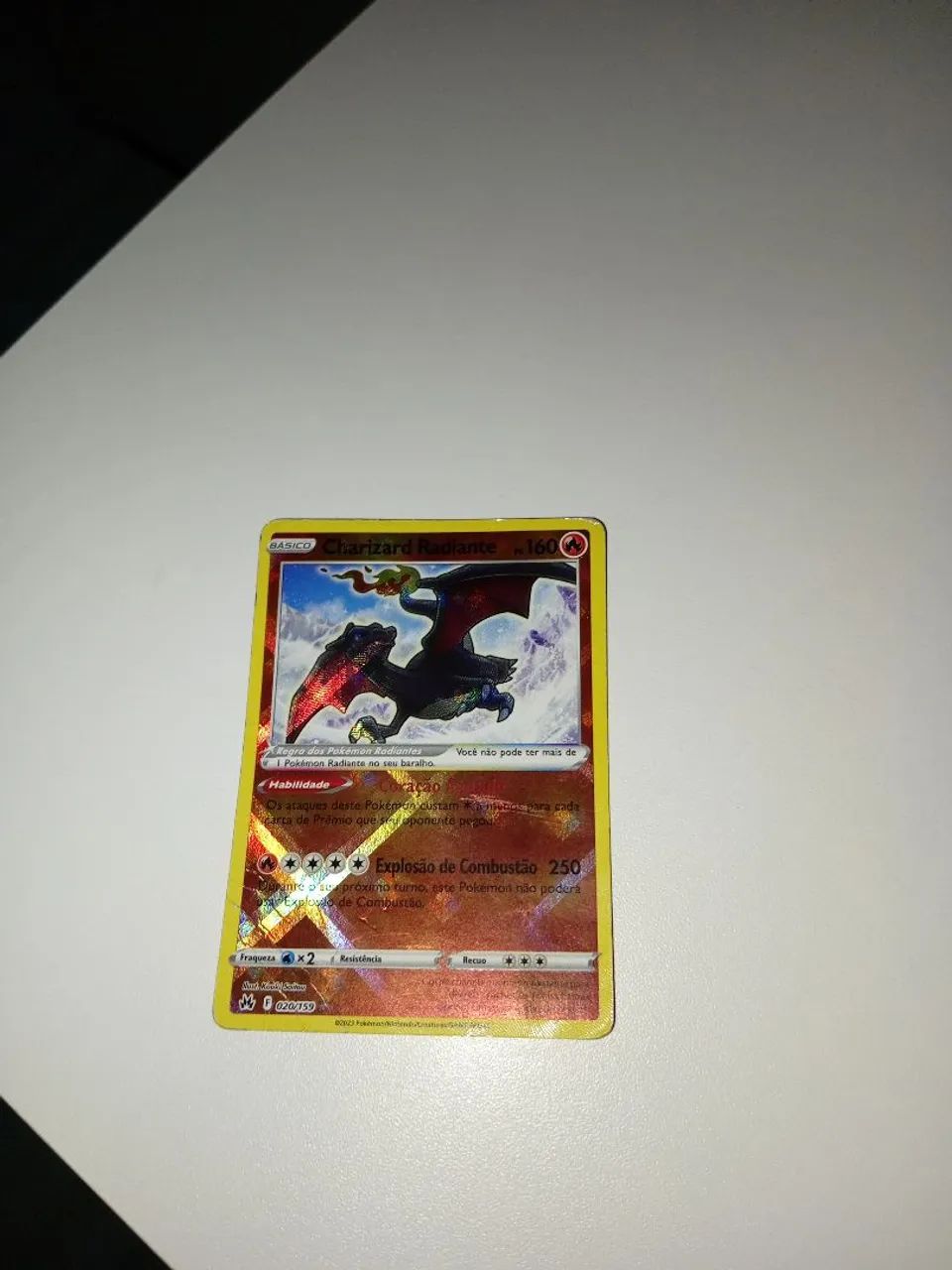 Carta pokémon oficial Charizard radiante 