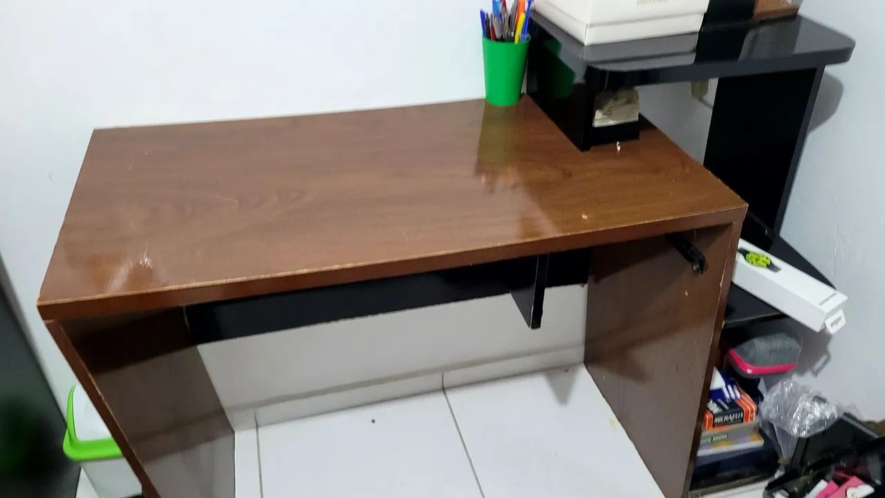 Doação de escrivaninha 