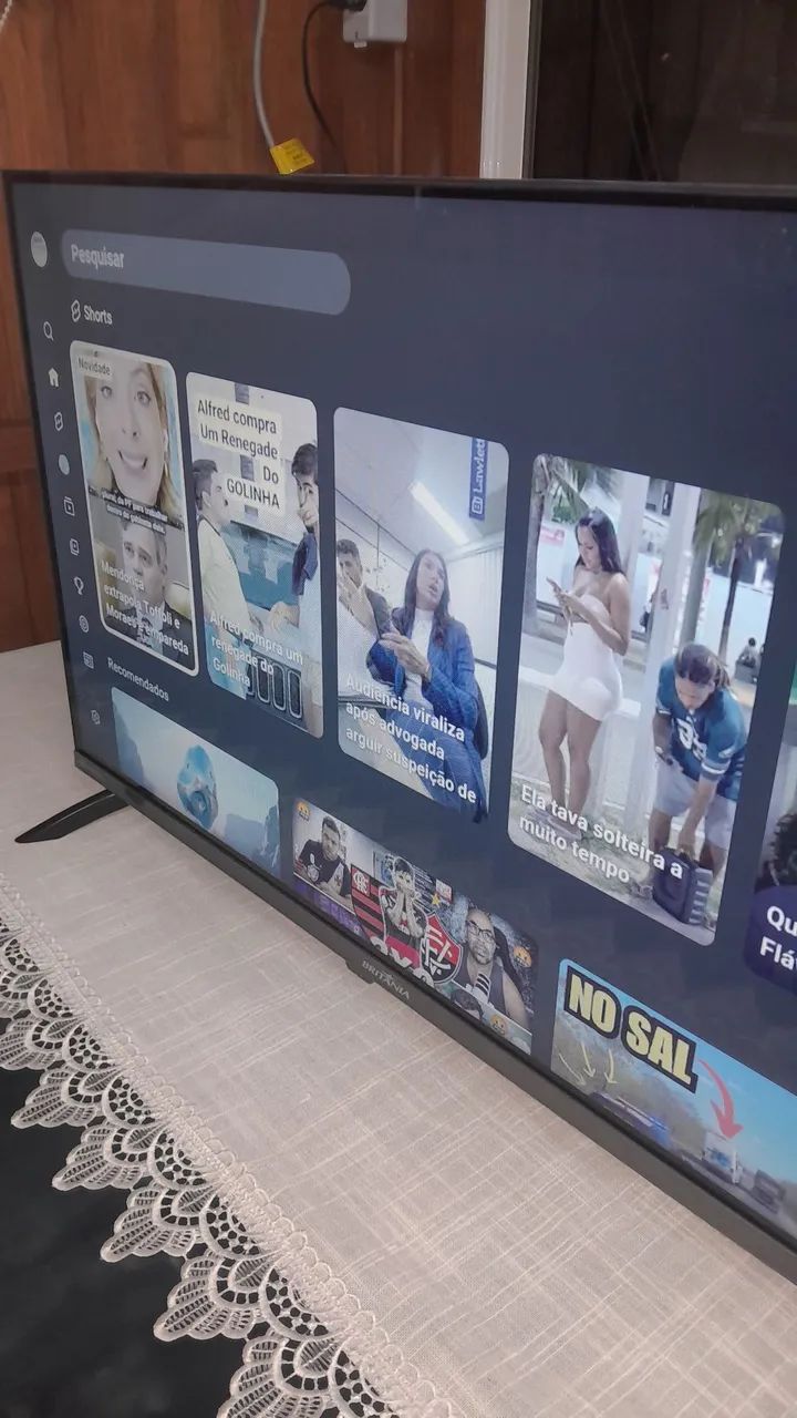 Tv britania 32 polegadas smart sistema roku tv - Foto 4