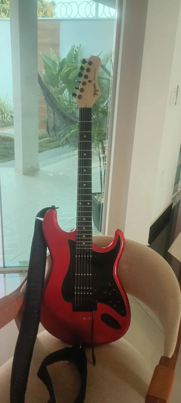 Guitarra Tagima sixmart vermelha com efeitos  - Foto 4