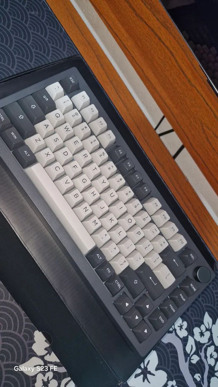 Teclado mecânico akko 5075B Plus - Foto 4