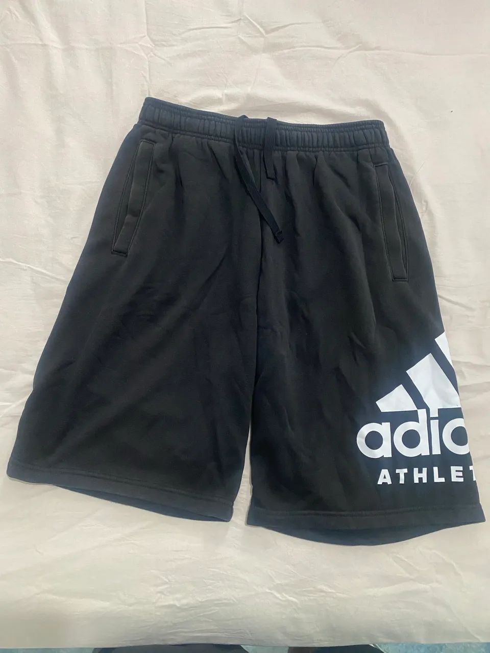 Bermuda Adidas Moletom preta (M)