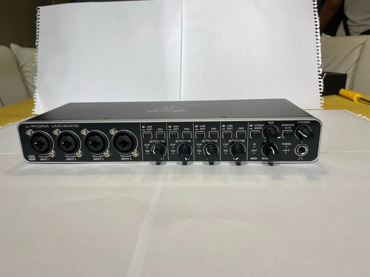 Interface de áudio Behringer 404 - Foto 5