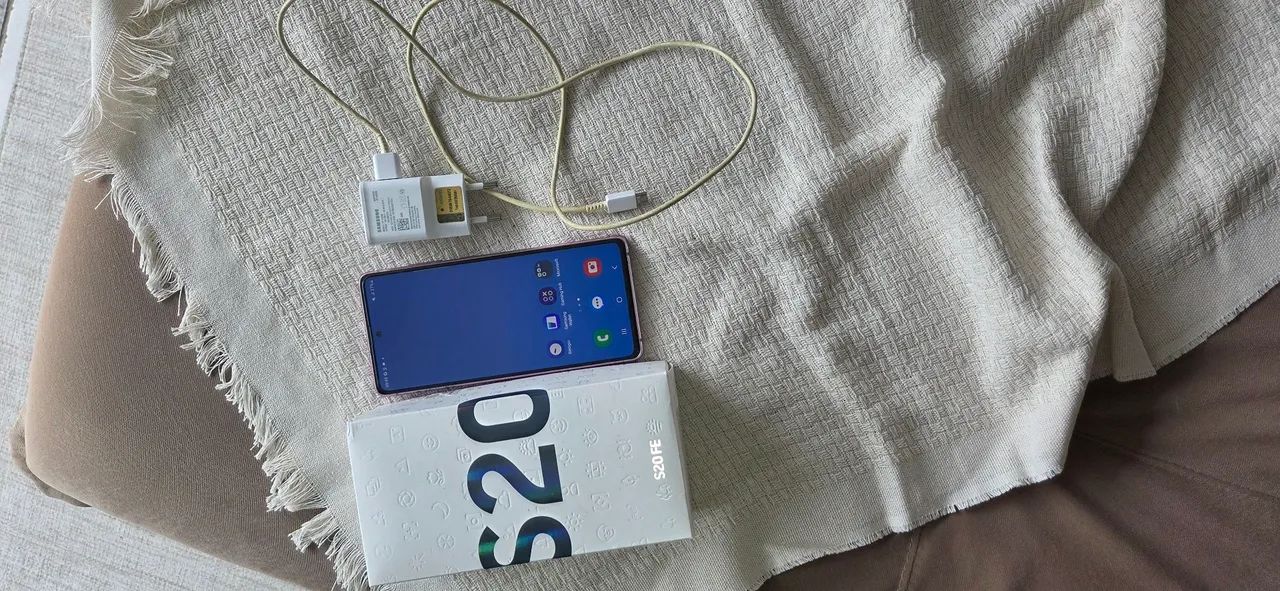 Vendo celular Samsung Galaxy S20 FE 128GB - - Foto 4