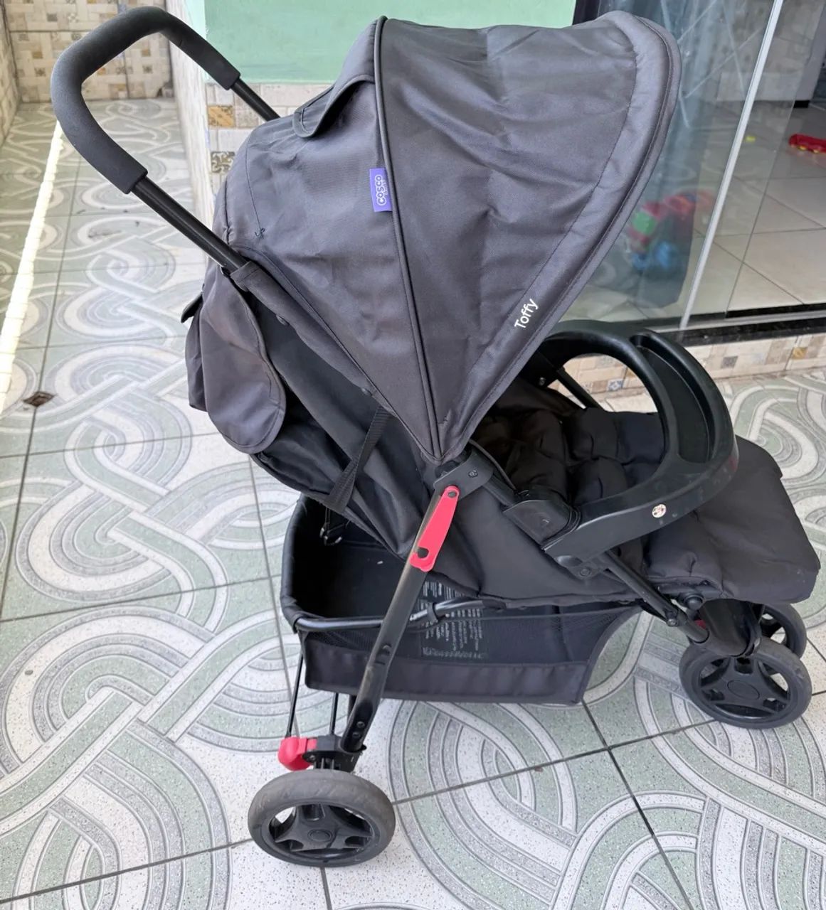 Carrinho de bebê usado 