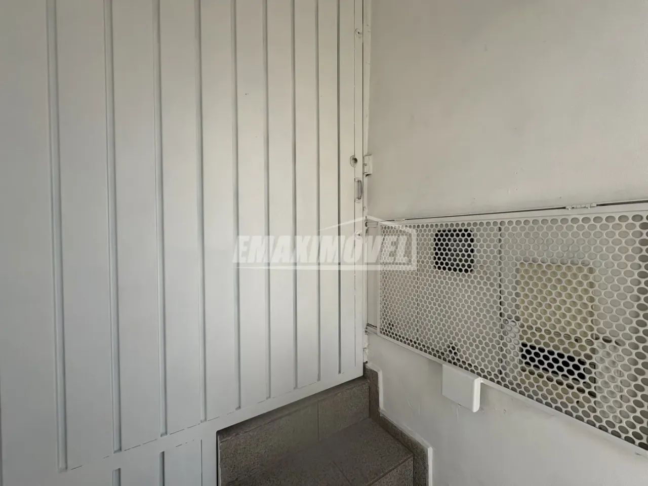 2 salas comerciais com aproximadamente 45 m² no bairro Vila Hortencia - Foto 2