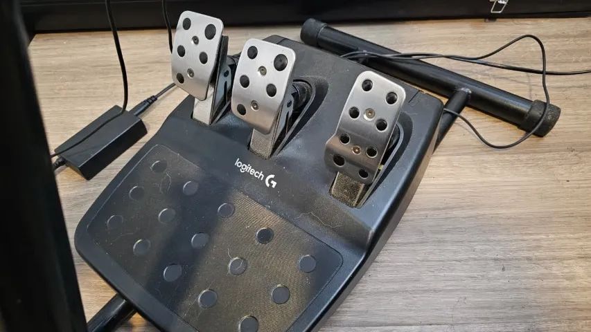Logitech G29 Driving Force + Suporte - Usado  - Foto 4