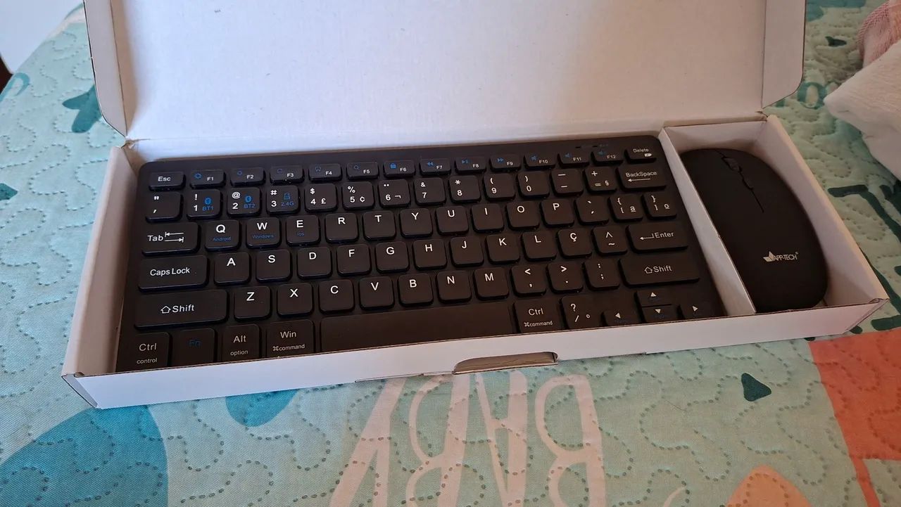 Vende -se esse teclado e mouse sem fio 