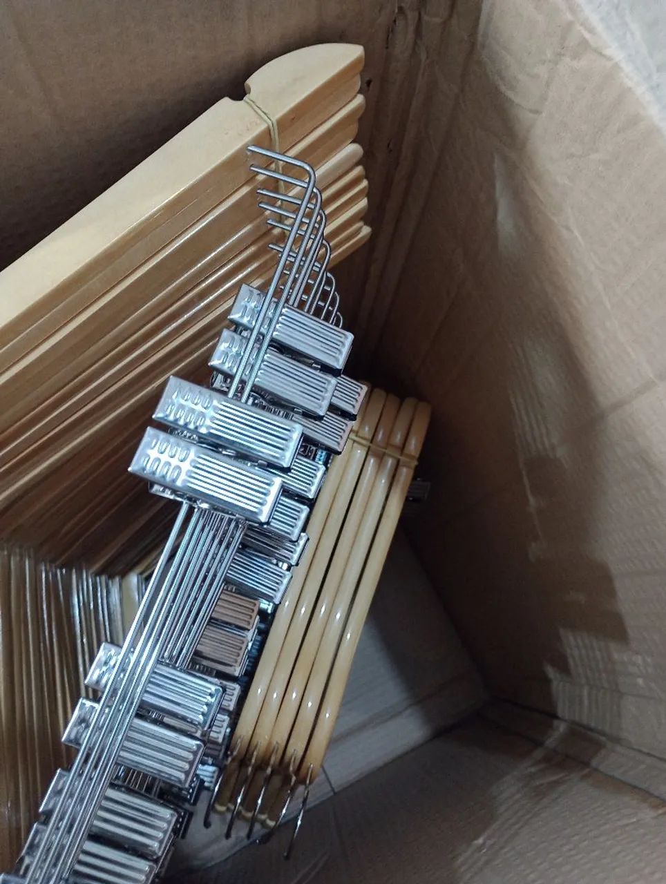 Cabide madeira com presilha  - Foto 3