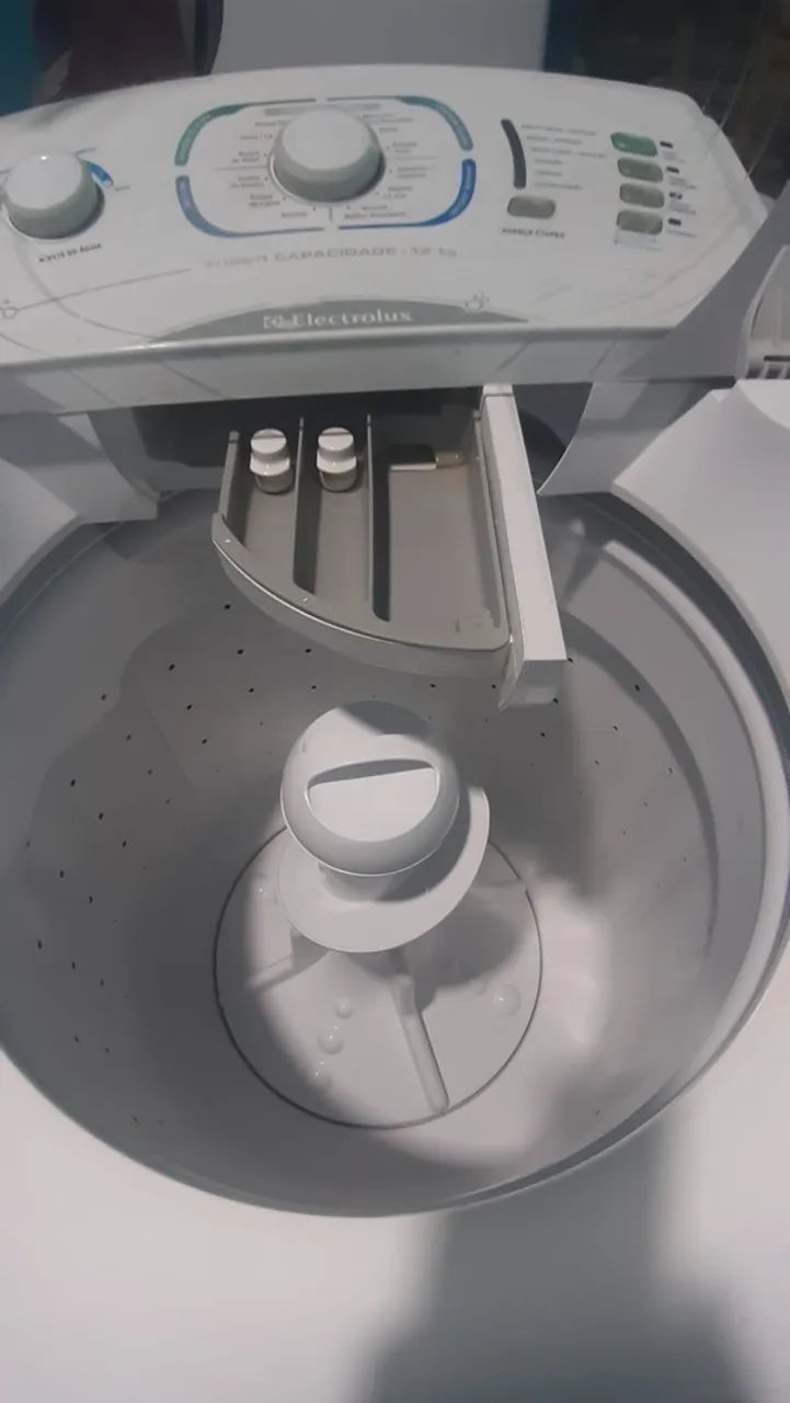 Vendo máquina de lavar da marca Electrolux 12 kg - Foto 4