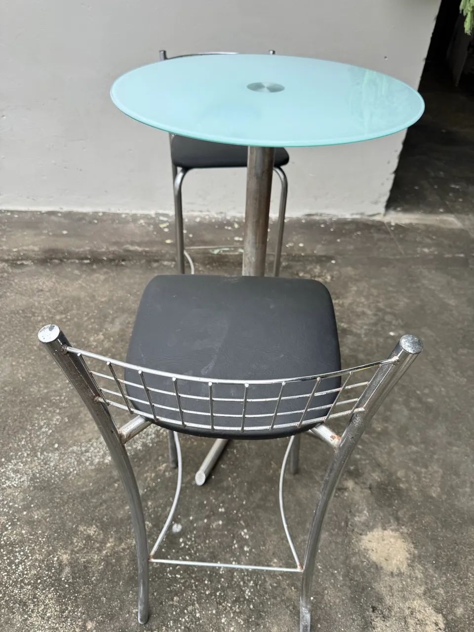Vendo mesa com cadeiras  - Foto 2