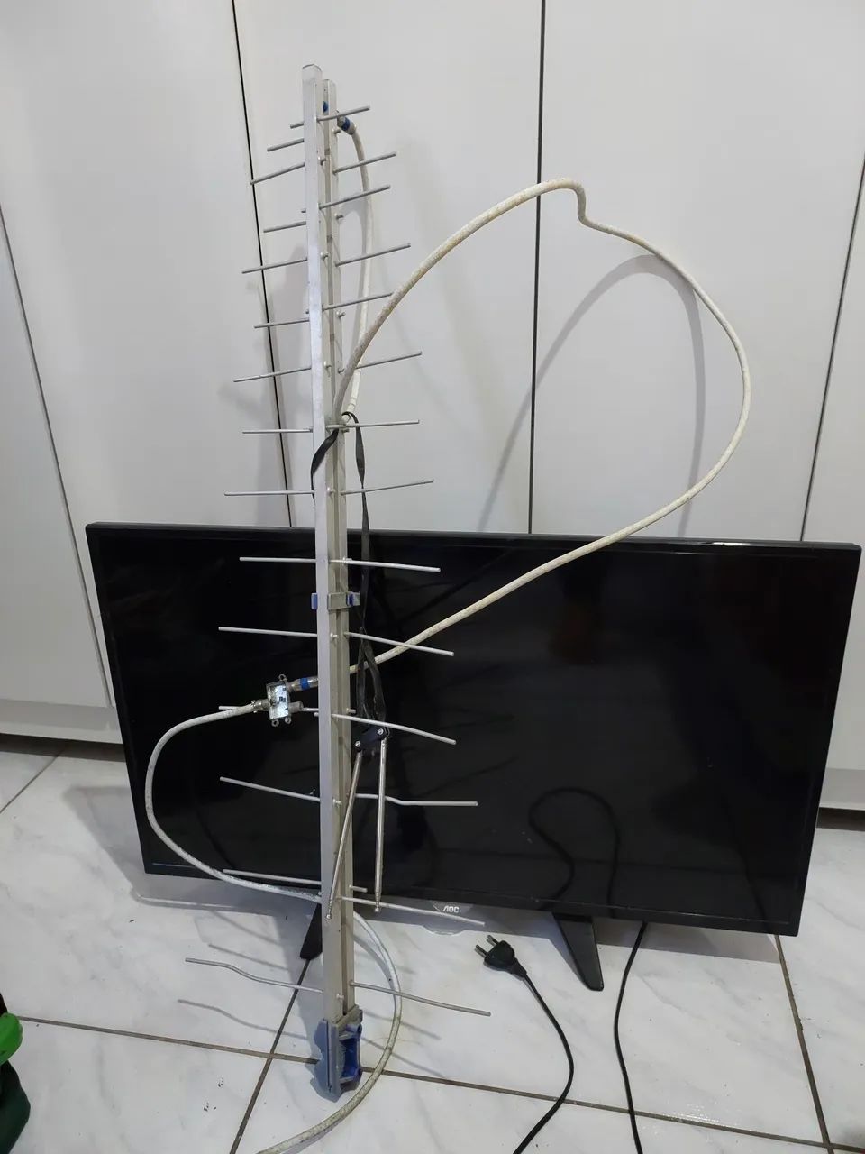 TV 32P com defeito vai  junto antena externa