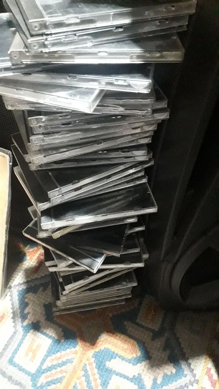 Capas de acrílico p/ CDs.