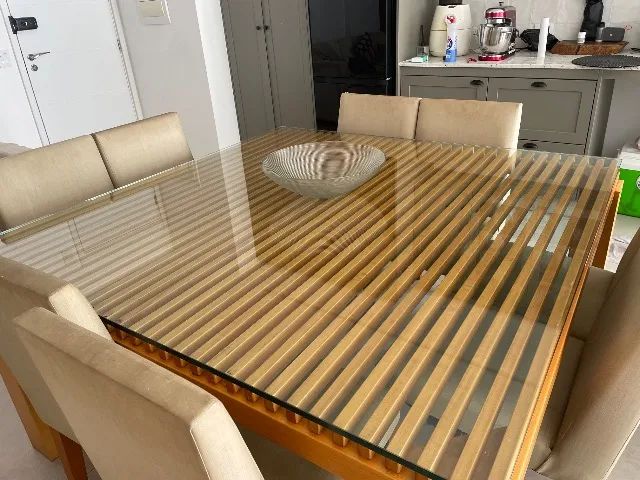 Mesa de Jantar em Madeira Maciça com Tampo de Vidro + 8 Cadeiras - Foto 4