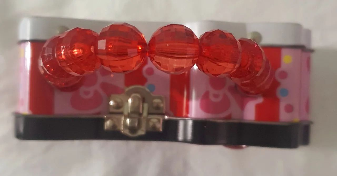 Bolsinha de Lata HELLO KITTY ORIGINAL. VEM COM BRINDE. - Foto 3