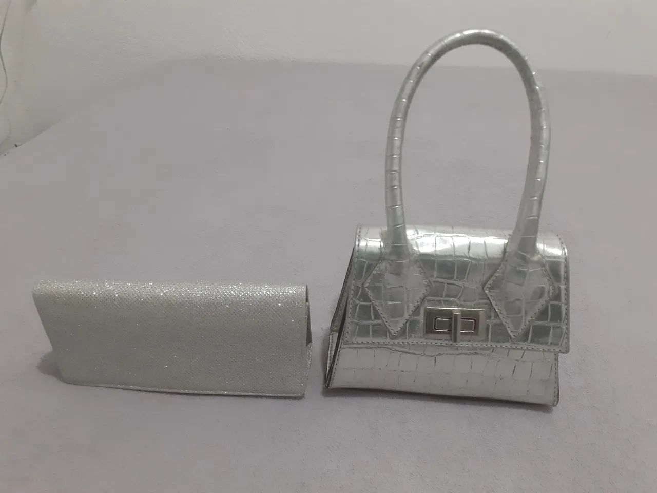 Bolsas pequenas novas
