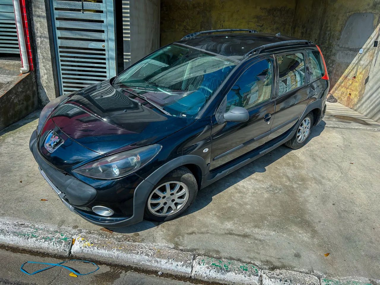 Peugeot 207 207 SW ESCAPADE 1.6 16V Flex 5p 2010