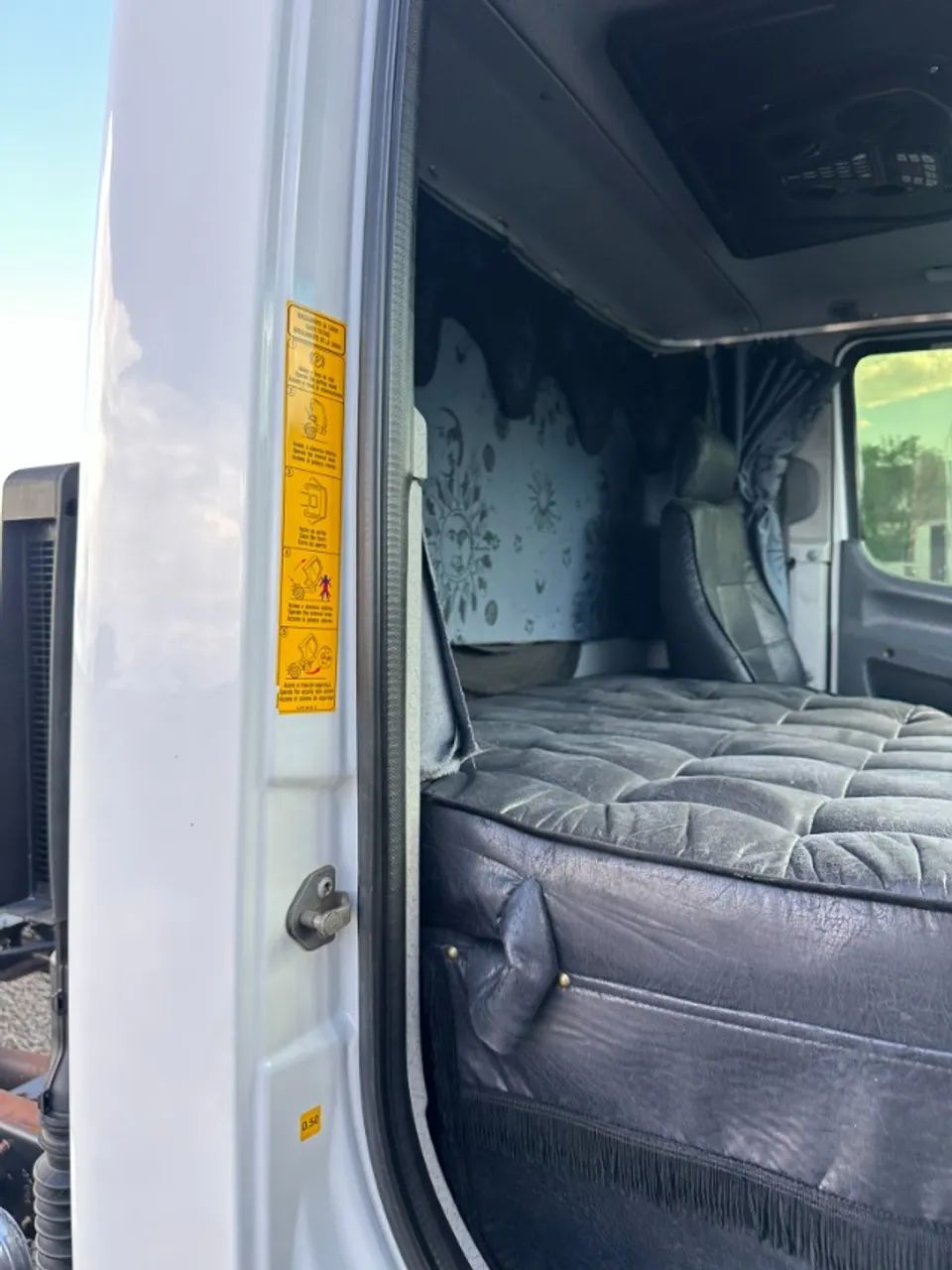 MB Accelo 1316 ano 2019 6x2 chassi - filé  n 915 1016  * 10160 13180 1620 24250  - Foto 8