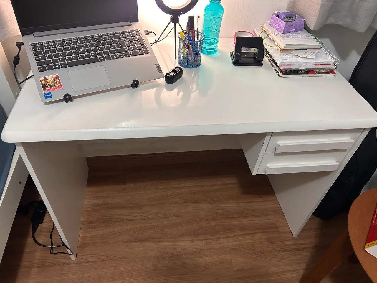 Escrivaninha para estudos 