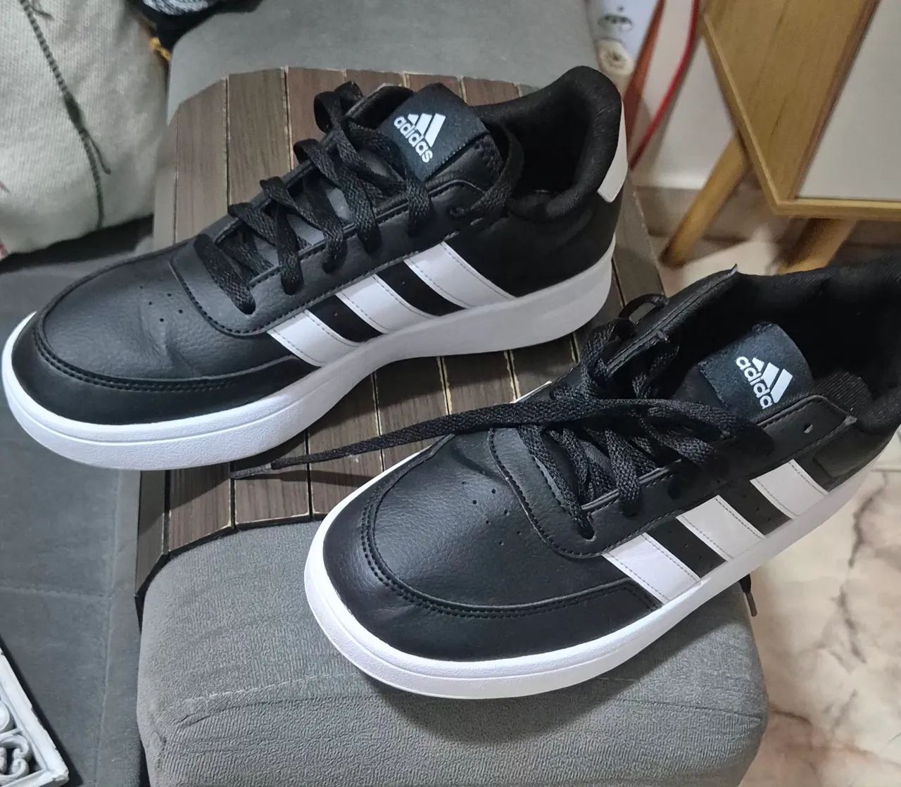 Tênis Adidas 