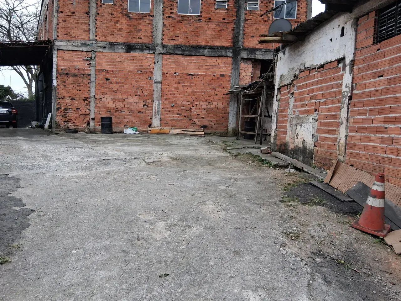 Excelente terreno para locação com 4 cômodos - Foto 4