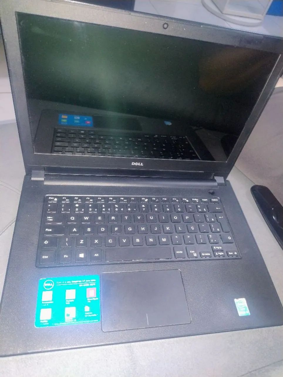Notebook Dell Novo 8 gb RAM e câmera frontal