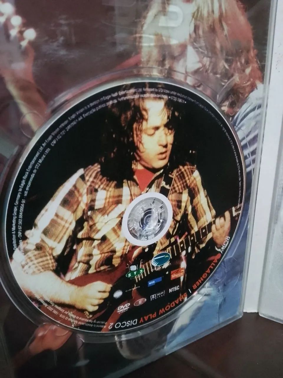 DVDS Rory Gallagher - Shadow Play: 5 Concerts 1976-1990 (Box Triplo com 3 DVDs) - Foto 3
