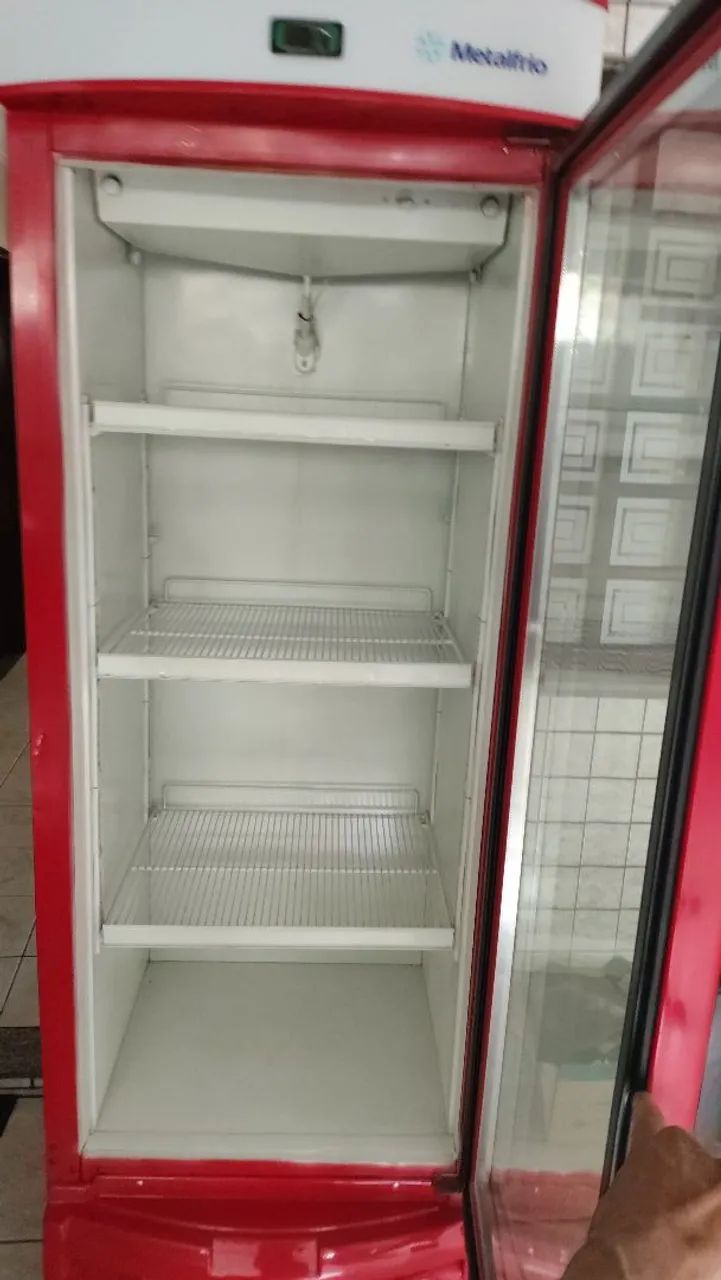 Vende se uma expositora vertical metalfrio cemi Nova funcionando perfeitamente  - Foto 5