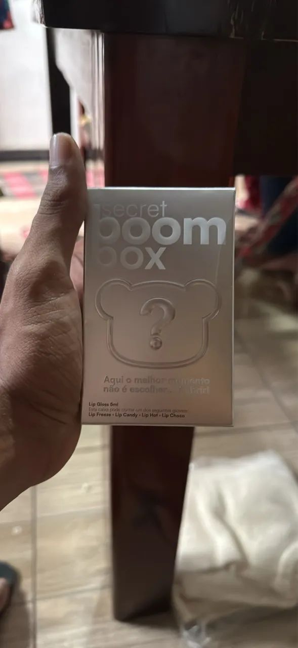 Secret Boom Box Chaveiro + Gloss