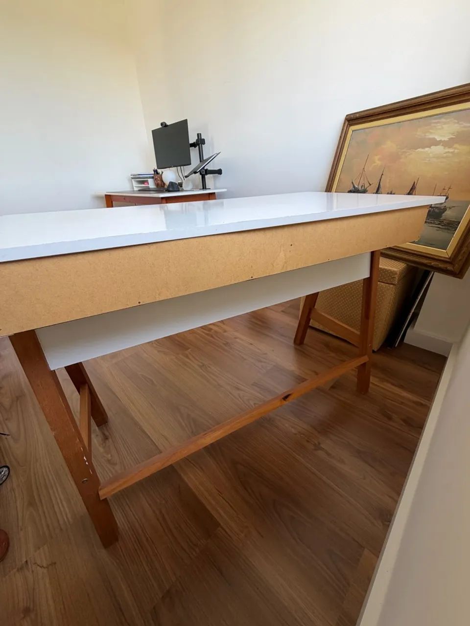 Mesa de escritório com duas gavetas  - Foto 4