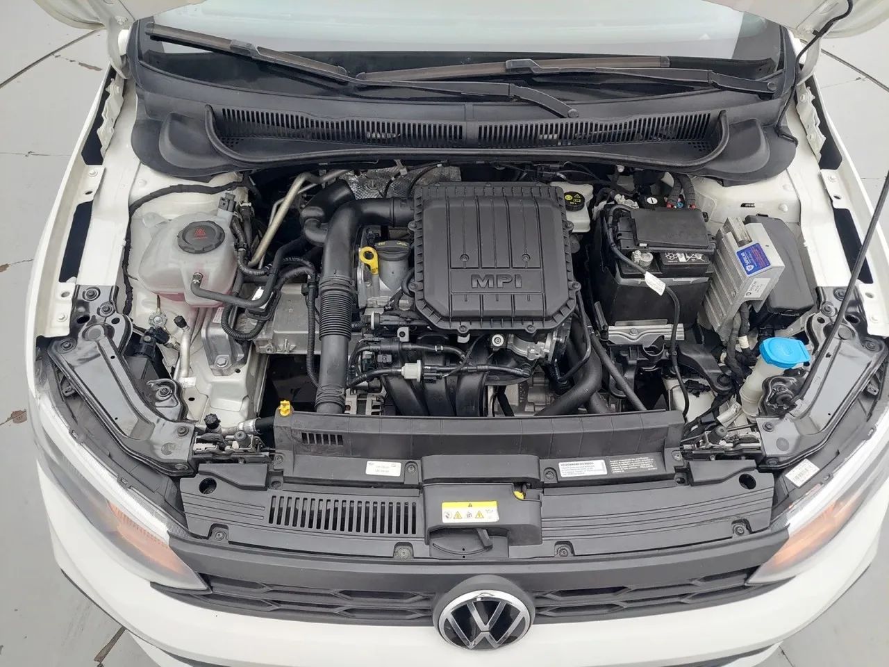 Volkswagen Polo Track 1.0 Flex 12V 5p, foto 10 de 18