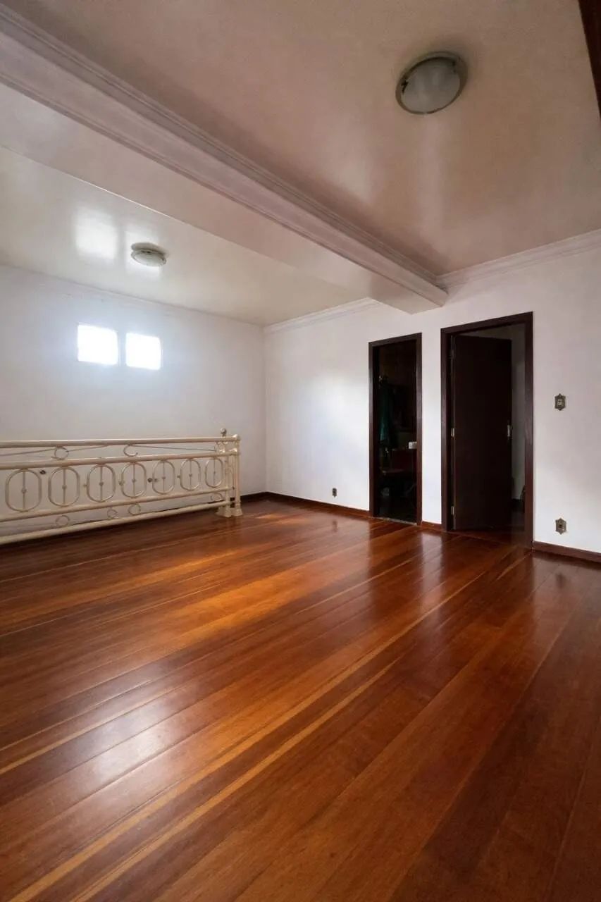 Casa à venda com 3 quartos, 1 suite, 3 vagas e 3 banheiros. - Foto 2