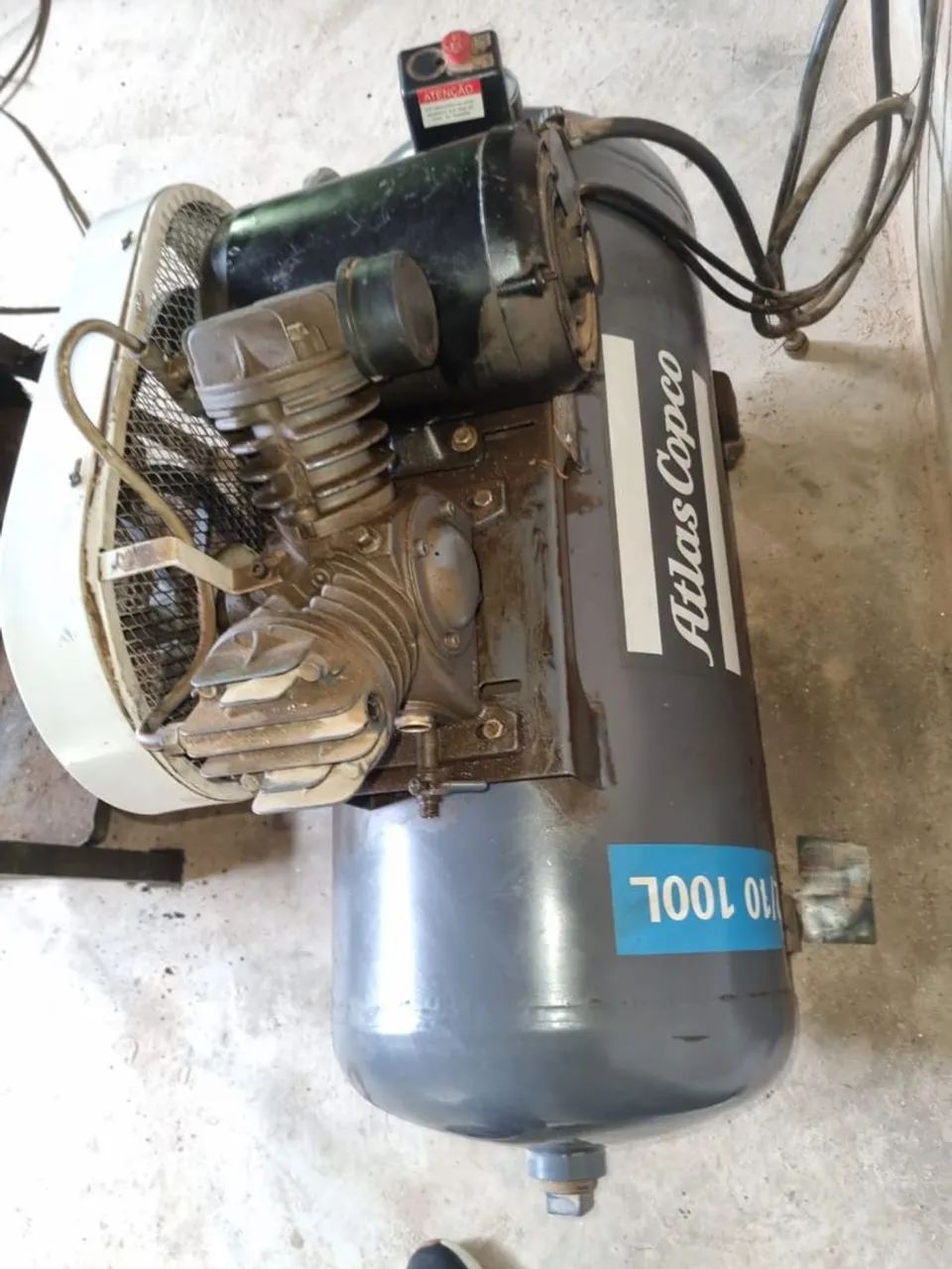 Compressor Atlas Copco com motor trifásico, 2 cilindros - Foto 4