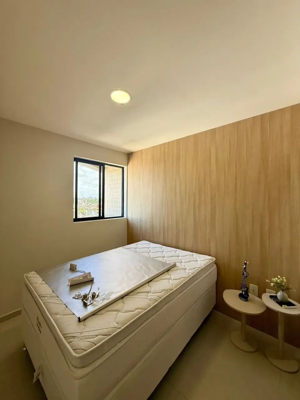 lindo quarto e sala mobiliado na ponra verde - Foto 3