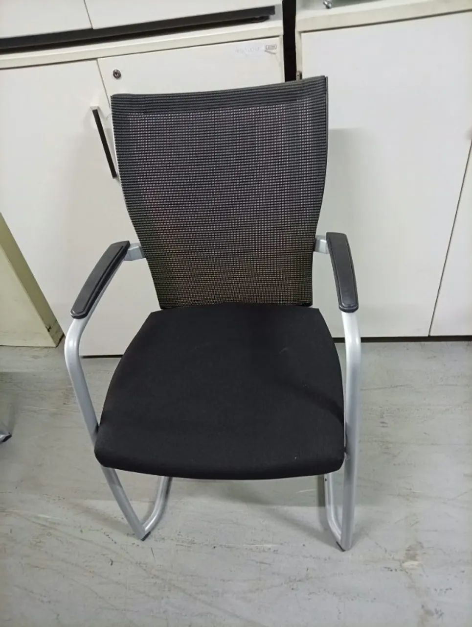 Cadeira Fixa Tela Mesh Marca Haworth - Foto 5