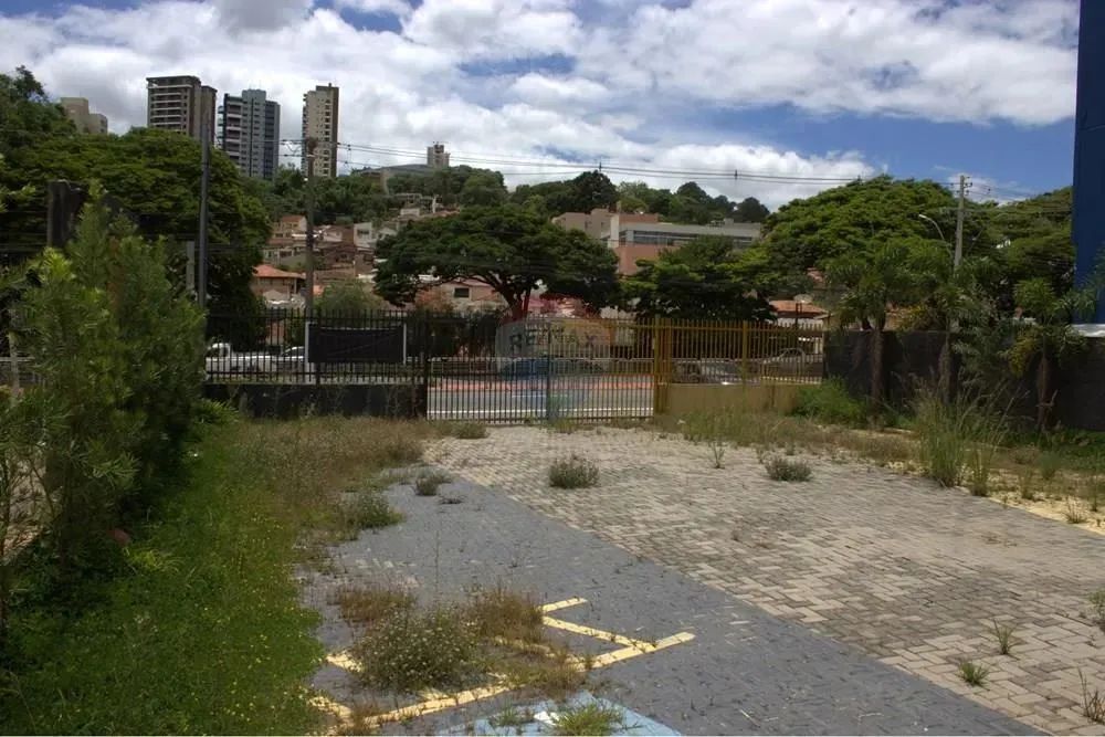 Terreno com 840m². Área livre. - Foto 10