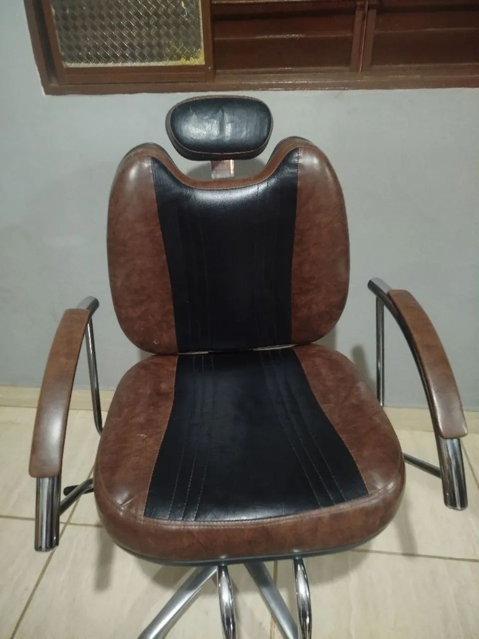 Cadeira de barbearia bom estado  - Foto 3