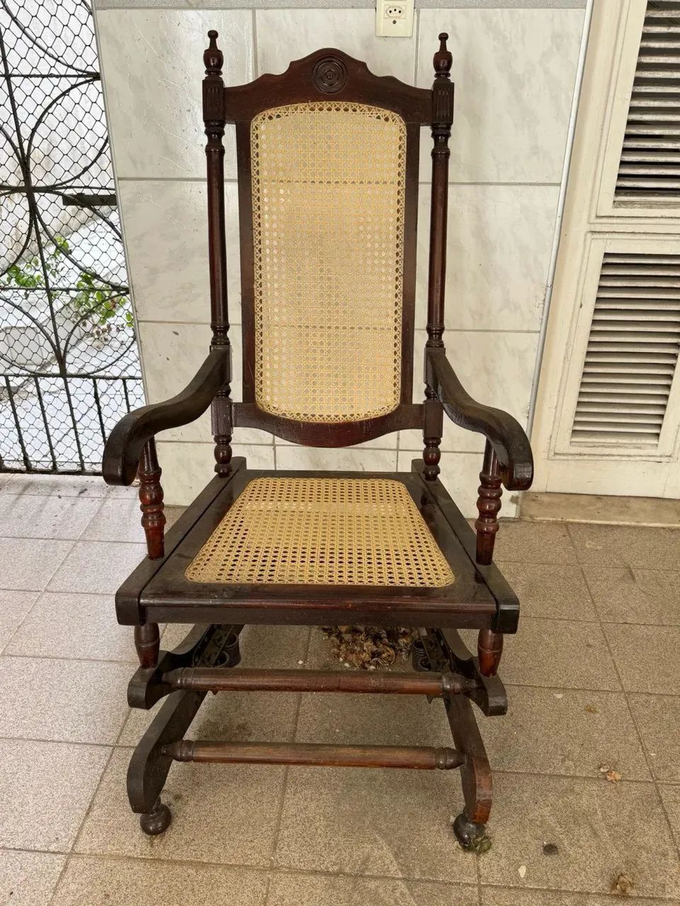 Cadeira de Balanço Clássica  - Foto 4