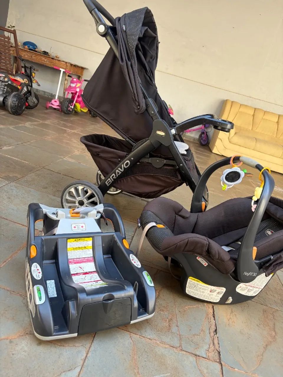 Kit Carrinho de Bebê com Bebê conforto veicular