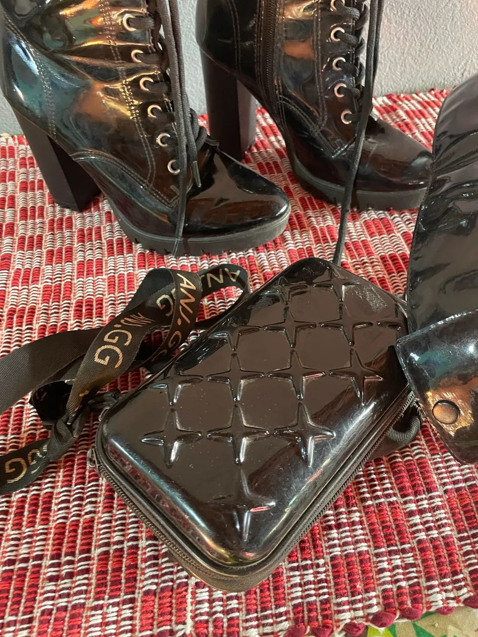 Kit verniz composto com três peças cinto bota e bolsa - Foto 3